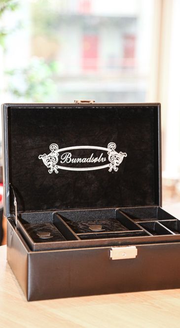 Hovedbilde Smykkeskrin svart