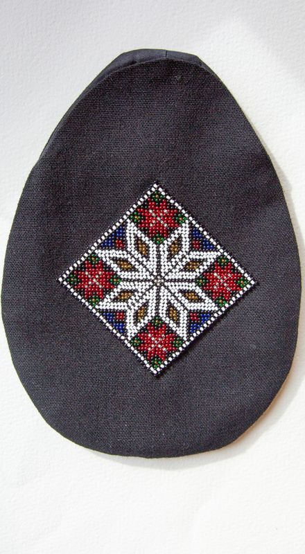 Bunadsveske med perlebroderi -2