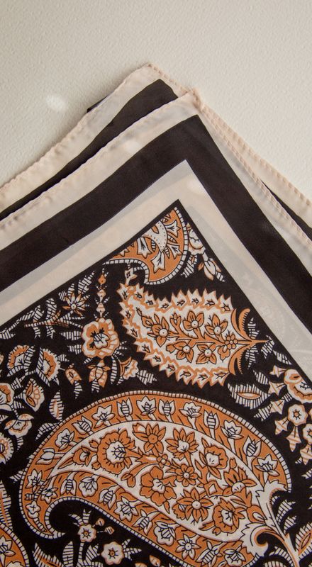 Pyntesjal sort mønstret