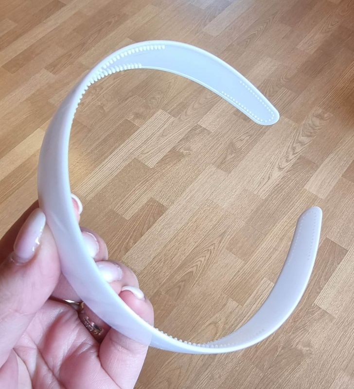 Hårbøyle 2,4 cm hvit plast m/kam